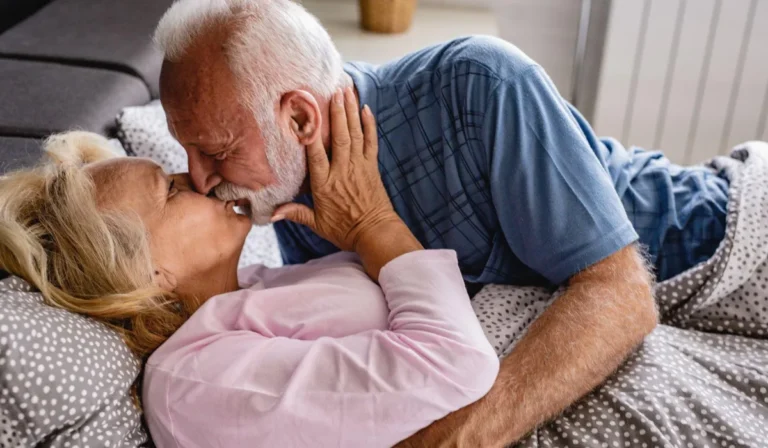 La aplicación ideal para mujeres de 40+ que buscan amor