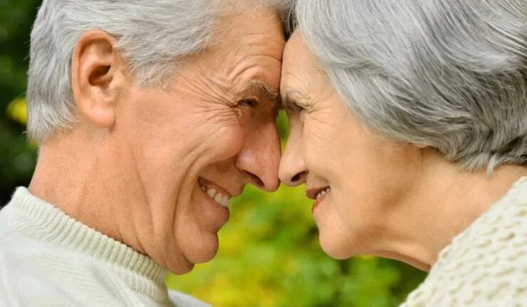 La aplicación que está ayudando a mujeres mayores de 40 a encontrar pareja