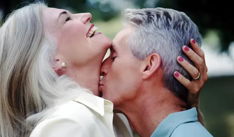 Mujeres de más de 40: nuevas oportunidades en el amor digital